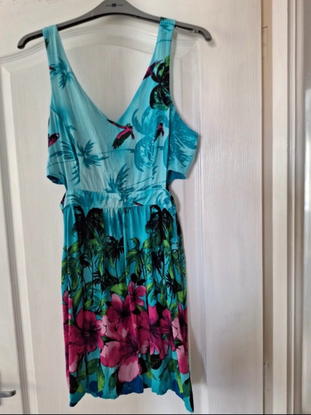 Forever 21 tropical print cut-out dress